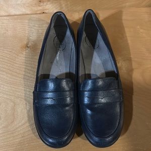 Navy blue Lifestride simply comfort loafers